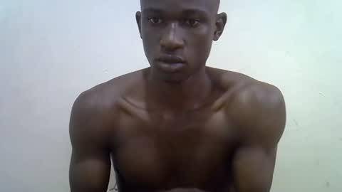 Snapshot of clive_damian chatting on February 12, 2026, 9:59 am clive_damian online show from February 12, 2026, 9:59 am