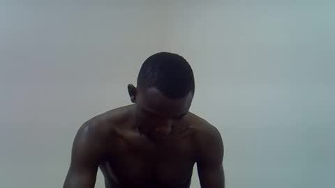 Snapshot of clive_damian chatting on April 22, 2026, 4:15 am clive_damian online show from April 22, 2026, 4:15 am