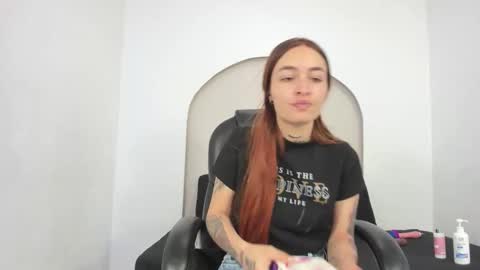 Cloe  online show from December 21, 2025, 2:35 pm