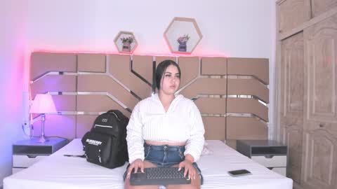 Cloe Online de 600 a 1400 online show from January 18, 2025, 11:32 am