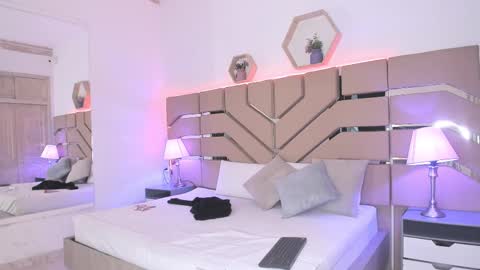 Cloe Online de 600 a 1400 online show from September 25, 2025, 11:36 am