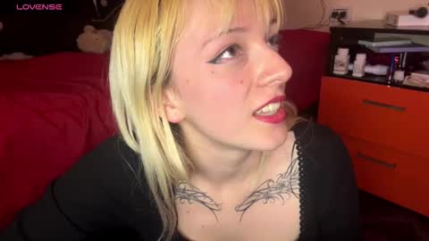  CLOE  online show from October 17, 2025, 12:25 am