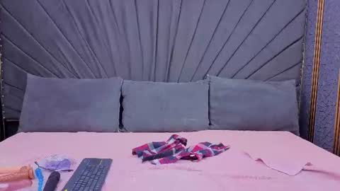 Snapshot of cloe_horney chatting on July 27, 2026, 4:58 pm Cloe online show from July 27, 2026, 4:58 pm