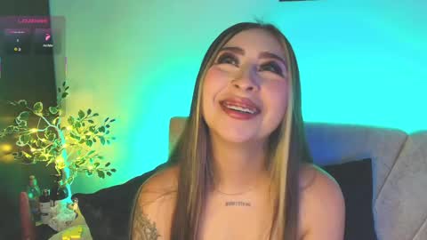 Snapshot of cloe_martinezz_ chatting on April 23, 2026, 7:38 pm cloe_martinezz_ online show from April 23, 2026, 7:38 pm
