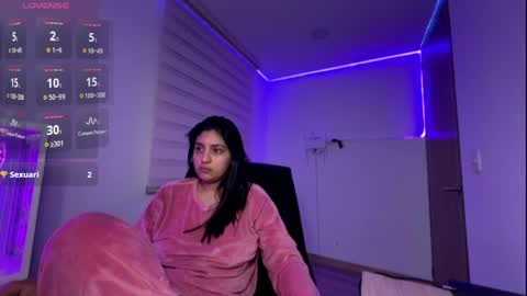 cloe small online show from March 27, 2026, 6:52 am