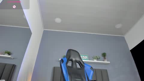 Snapshot of cloe_yeraldy_ chatting on October 11, 2025, 2:55 am CHARLOTTE online show from October 11, 2025, 2:55 am