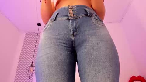 cloe online show from October 27, 2025, 8:46 pm