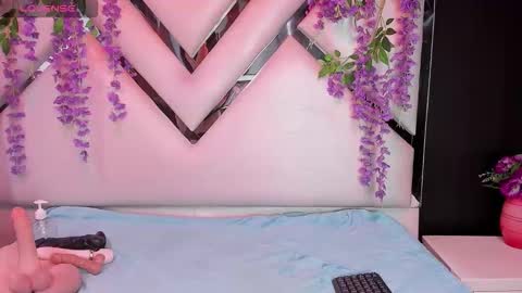 Snapshot of cloemorenti_ chatting on June 9, 2026, 6:52 pm CloeMorenti online show from June 9, 2026, 6:52 pm