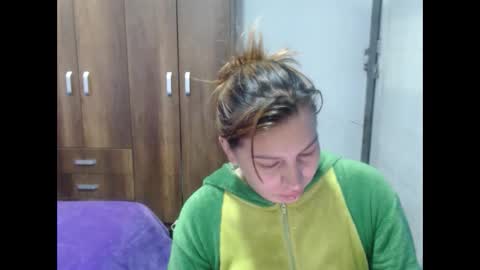 cloepussy online show from October 14, 2025, 3:24 pm