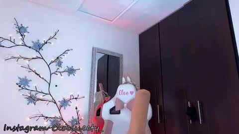 Snapshot of cloesweety chatting on January 1, 2025, 12:22 pm CLOE online show from January 1, 2025, 12:22 pm