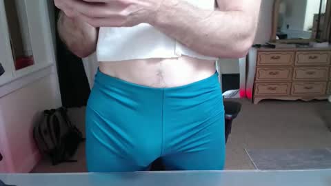 Snapshot of cloud900x chatting on October 31, 2025, 5:14 pm Cloud online show from October 31, 2025, 5:14 pm