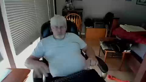 Snapshot of cloudalert62 chatting on October 13, 2025, 10:10 pm cloudalert62 online show from October 13, 2025, 10:10 pm