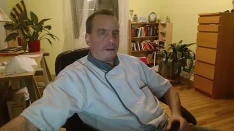 Snapshot of clouplefun chatting on December 9, 2024, 4:23 am clouplefun online show from December 9, 2024, 4:23 am