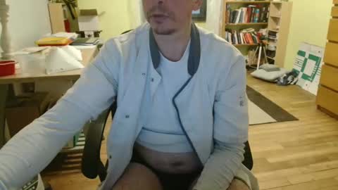 Snapshot of clouplefun chatting on December 16, 2024, 5:17 am clouplefun online show from December 16, 2024, 5:17 am