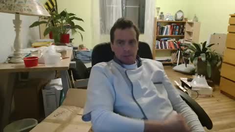 Snapshot of clouplefun chatting on January 18, 2025, 5:20 am clouplefun online show from January 18, 2025, 5:20 am