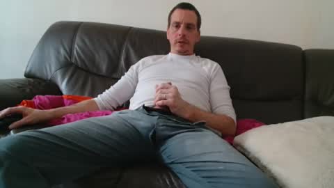 Snapshot of clouplefun chatting on October 27, 2025, 8:07 am clouplefun online show from October 27, 2025, 8:07 am