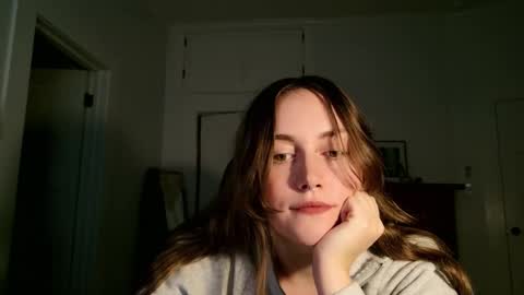 Clover online show from October 18, 2025, 5:43 am