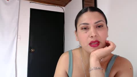 Snapshot of clovermiller chatting on June 4, 2026, 3:51 pm rocio online show from June 4, 2026, 3:51 pm