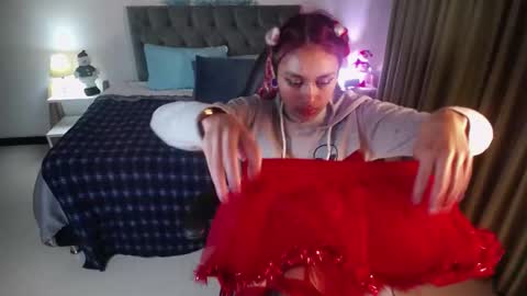 emely dolce online show from December 24, 2024, 3:38 am