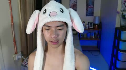 Snapshot of clyde_twinkx chatting on April 10, 2026, 8:46 pm clyde_twinkx online show from April 10, 2026, 8:46 pm
