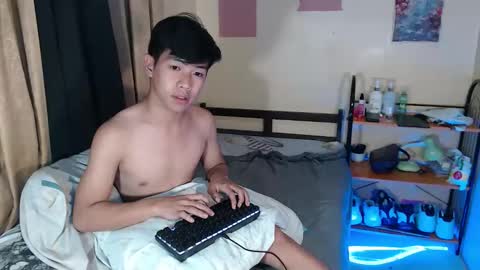 Snapshot of clyde_twinkx chatting on May 13, 2026, 2:47 pm clyde_twinkx online show from May 13, 2026, 2:47 pm