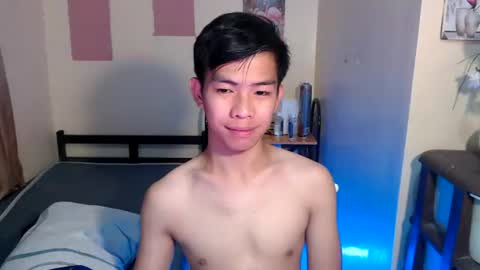 Snapshot of clyde_twinkx chatting on June 17, 2026, 6:27 am clyde_twinkx online show from June 17, 2026, 6:27 am