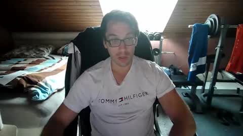 CMNM2026 online show from May 31, 2026, 4:47 pm