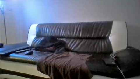 Snapshot of cmypenis chatting on December 3, 2024, 2:14 am Master Bates online show from December 3, 2024, 2:14 am