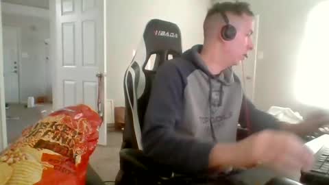 Snapshot of cmypenis chatting on December 9, 2024, 10:30 pm Master Bates online show from December 9, 2024, 10:30 pm