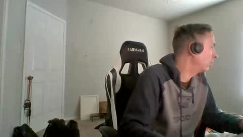 Snapshot of cmypenis chatting on December 22, 2024, 5:53 pm Master Bates online show from December 22, 2024, 5:53 pm