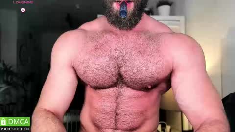 MUSCLE STUD online show from March 4, 2025, 11:22 pm