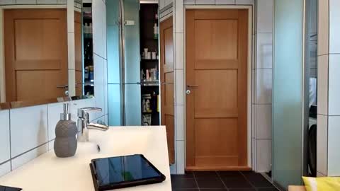 Cockvantage online show from September 19, 2025, 11:55 am