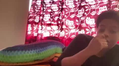 coco_dabaddest25 online show from December 31, 2024, 8:02 pm