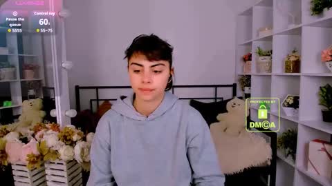 Olivia online show from November 9, 2025, 6:44 am