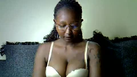 Snapshot of cocobaby_ chatting on June 20, 2026, 8:00 pm Coco online show from June 20, 2026, 8:00 pm