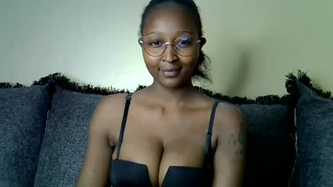 Snapshot of cocobaby_ chatting on July 6, 2026, 3:03 pm Coco online show from July 6, 2026, 3:03 pm