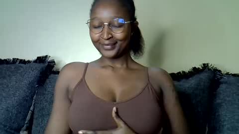 Snapshot of cocobaby_ chatting on July 17, 2026, 9:19 pm Coco online show from July 17, 2026, 9:19 pm