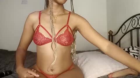 Snapshot of cocobella_ chatting on January 7, 2025, 11:24 pm cocobella_ online show from January 7, 2025, 11:24 pm