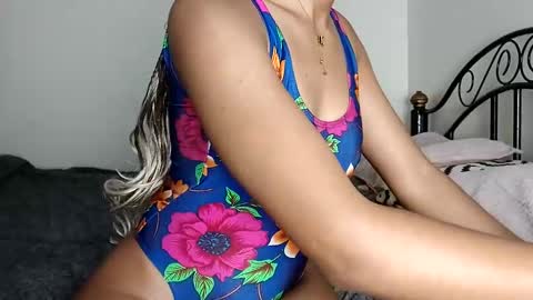 Snapshot of cocobella_ chatting on January 11, 2025, 1:59 am cocobella_ online show from January 11, 2025, 1:59 am