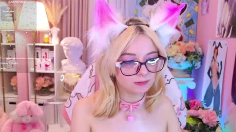 Snapshot of coconut_mia chatting on December 8, 2024, 3:10 am Mia online show from December 8, 2024, 3:10 am