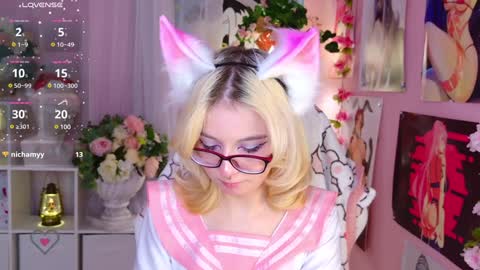 Snapshot of coconut_mia chatting on December 23, 2024, 8:57 pm Mia online show from December 23, 2024, 8:57 pm