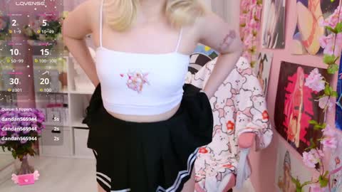 Snapshot of coconut_mia chatting on February 5, 2025, 8:57 pm Mia online show from February 5, 2025, 8:57 pm