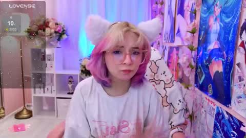 Snapshot of coconut_mia chatting on October 3, 2025, 2:25 pm Mia online show from October 3, 2025, 2:25 pm