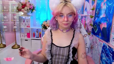 Mia online show from November 15, 2025, 9:54 pm