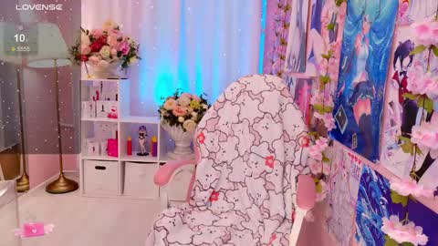 Mia online show from November 29, 2025, 1:25 pm