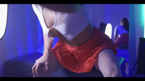 Coconutcatin online show from February 14, 2026, 5:43 pm