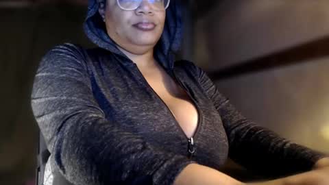 Snapshot of codenameleara chatting on June 18, 2026, 9:25 am Big Titty Leara online show from June 18, 2026, 9:25 am