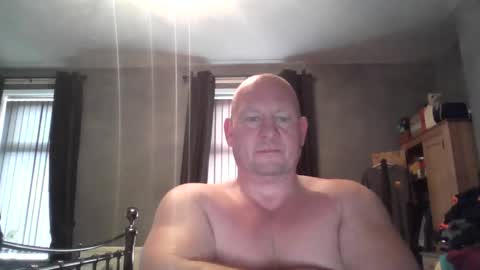 col4nows online show from November 24, 2025, 10:15 am