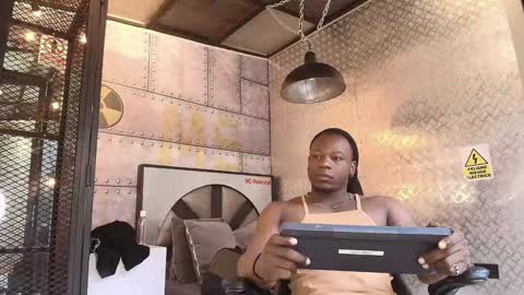 Snapshot of colethunder chatting on January 13, 2025, 7:21 pm ColeThunder online show from January 13, 2025, 7:21 pm