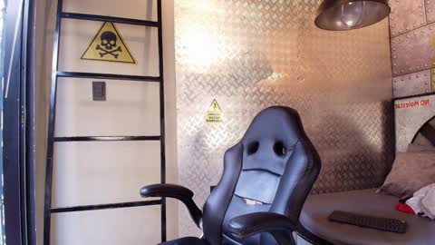 Snapshot of colethunder chatting on January 23, 2025, 7:29 pm ColeThunder online show from January 23, 2025, 7:29 pm